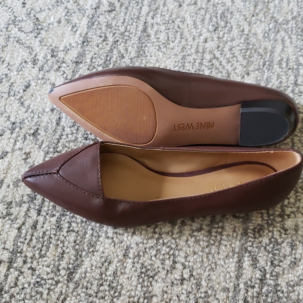 Nine West 6.5 Brown Leather Flats